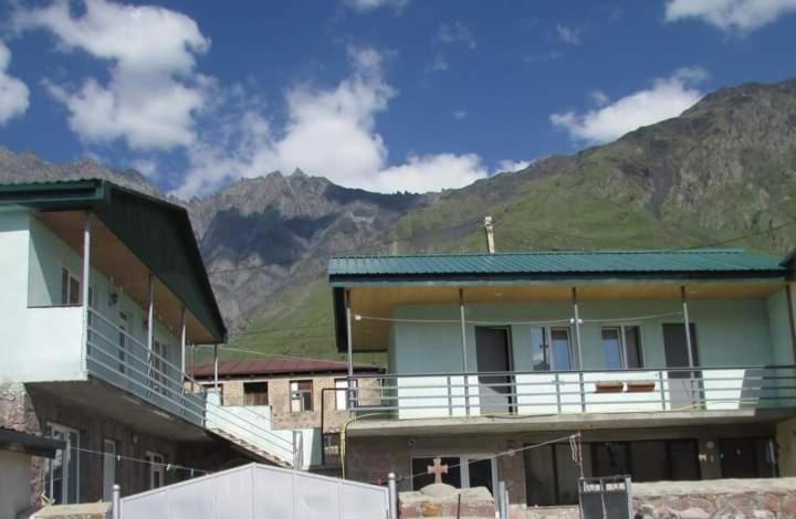 Kera Guest House Kazbegi Exterior foto